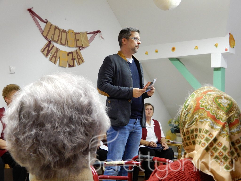 A szépkorúakat köszöntötték 28